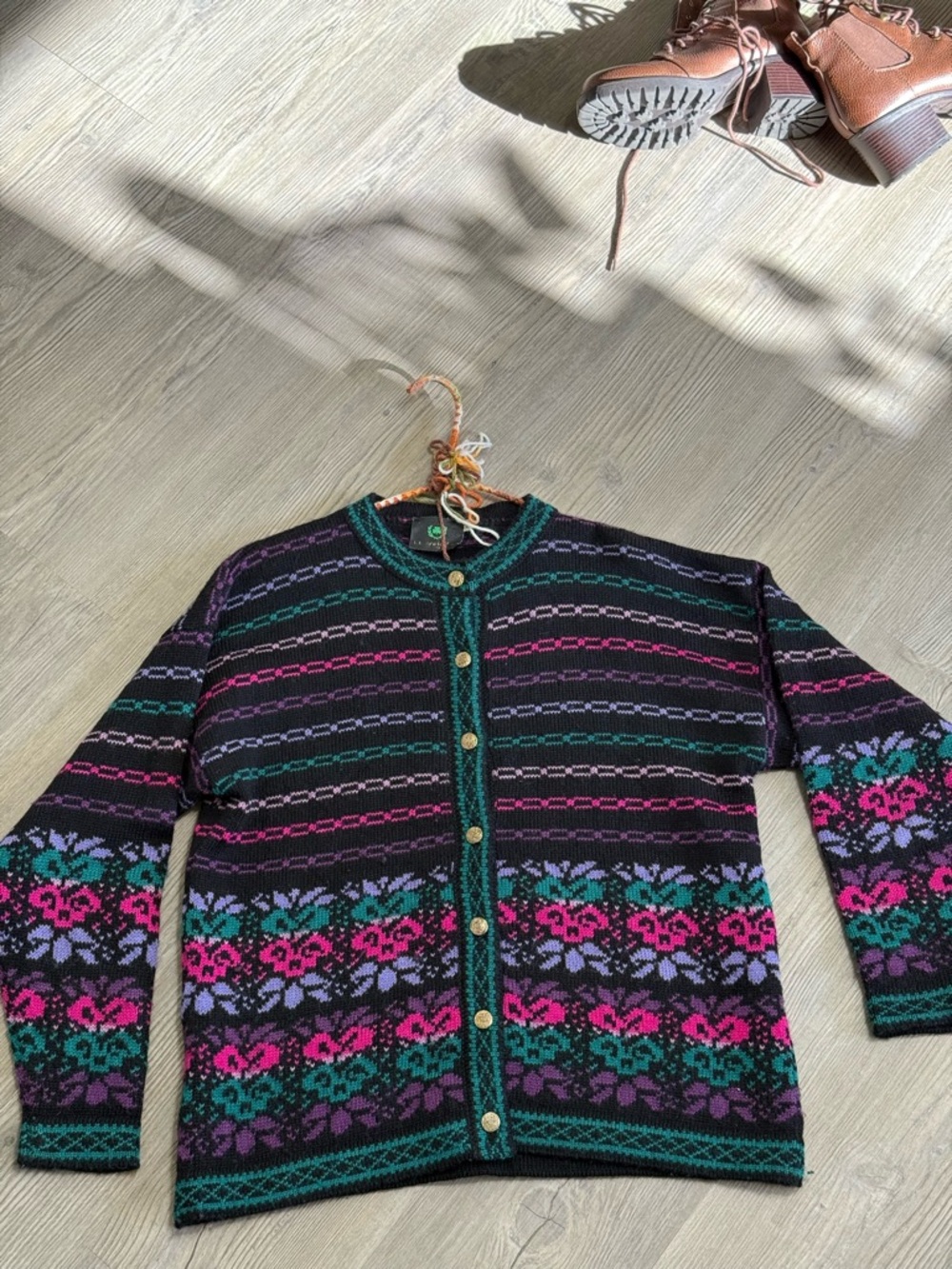 Emerald Isle Vintage Pure New Wool ColorfulCardigan Sweater Women’s Medium/Large